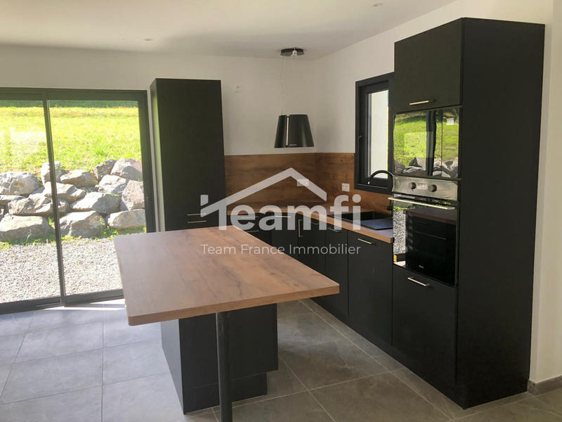 Maison - 110 m² - 8 pièces