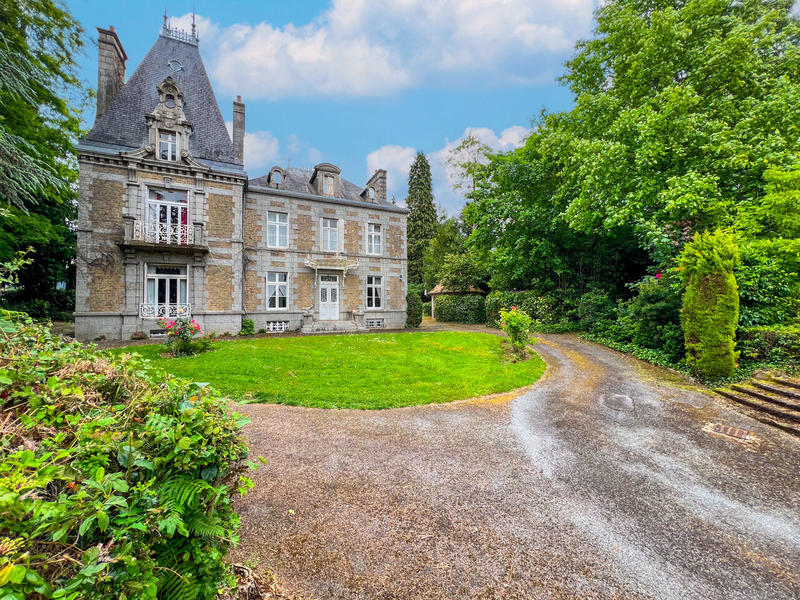 Maison - 358 m² - 11 pièces