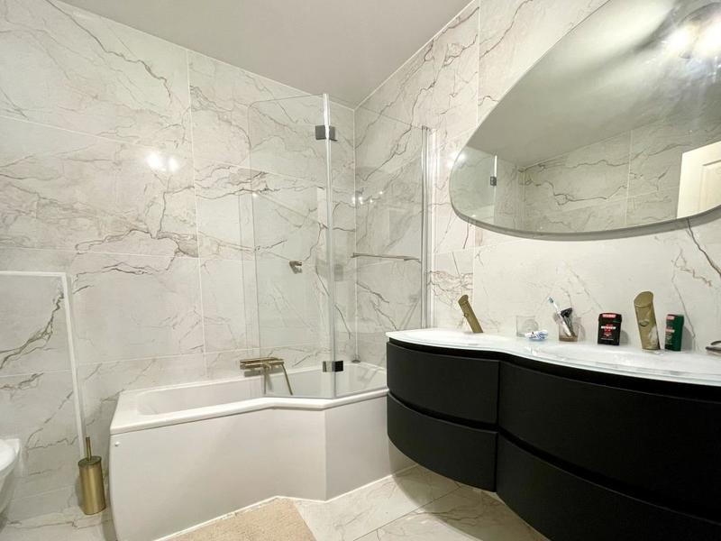 Maison - 232 m² - 6 pièces