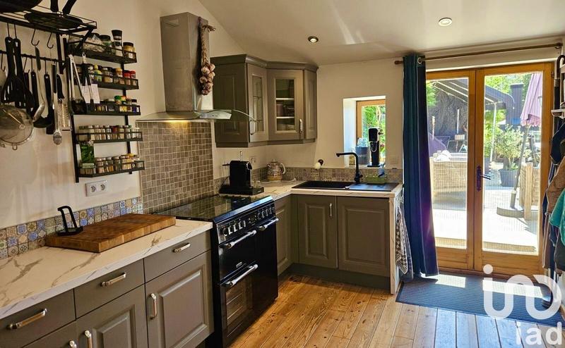 Maison de village - 250 m² - 11 pièces