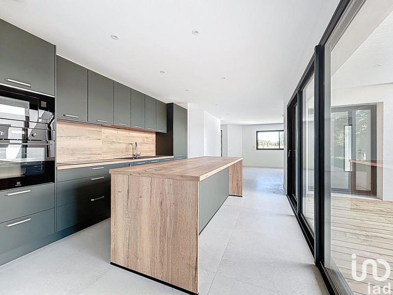 Maison - 135 m² - 6 pièces