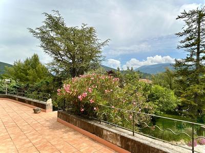 Maison - 146 m² - 6 pièces