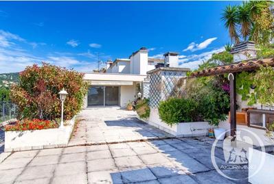 Penthouse - 144 m² - 4 pièces