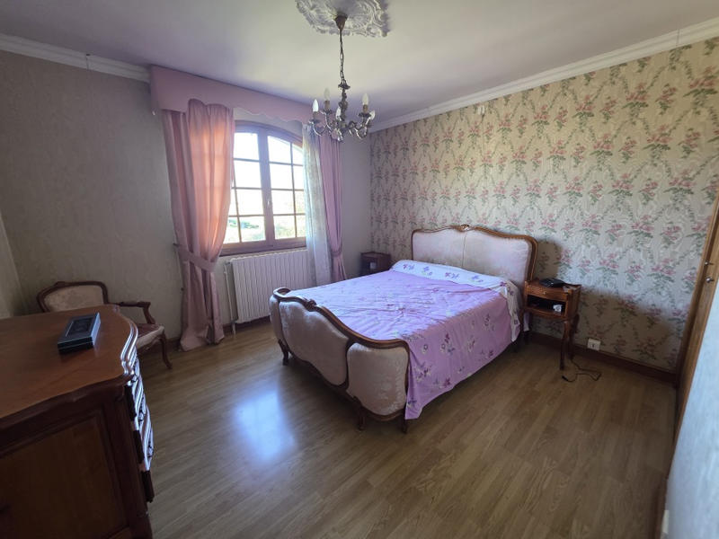 Maison - 254 m² - 8 pièces