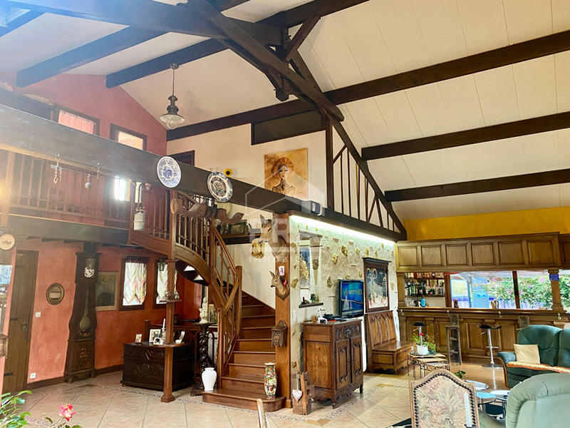 Maison - 184 m² - 5 pièces