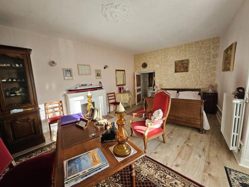 Maison - 350 m² - 10 pièces