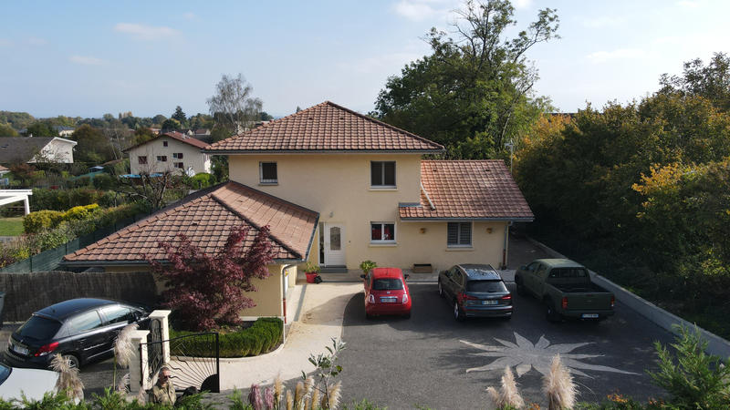 Maison - 140 m² - 5 pièces