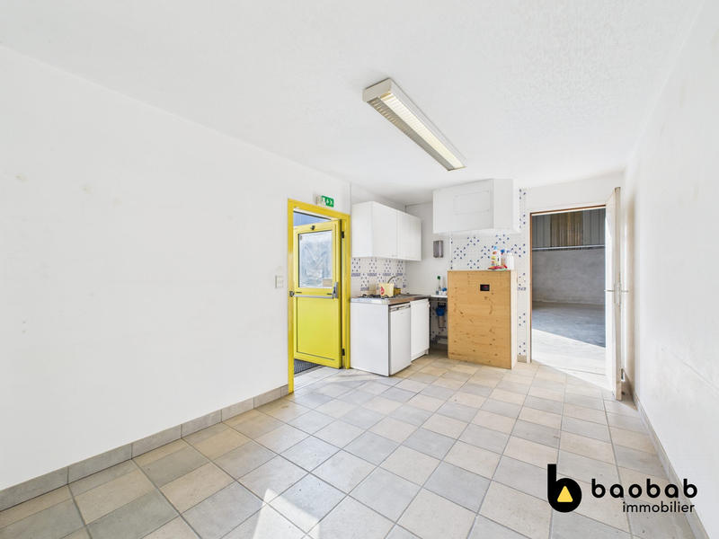 Local d'activités - 345 m² - 4 pièces