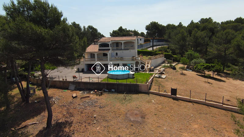 Villa - 196 m² - 7 pièces