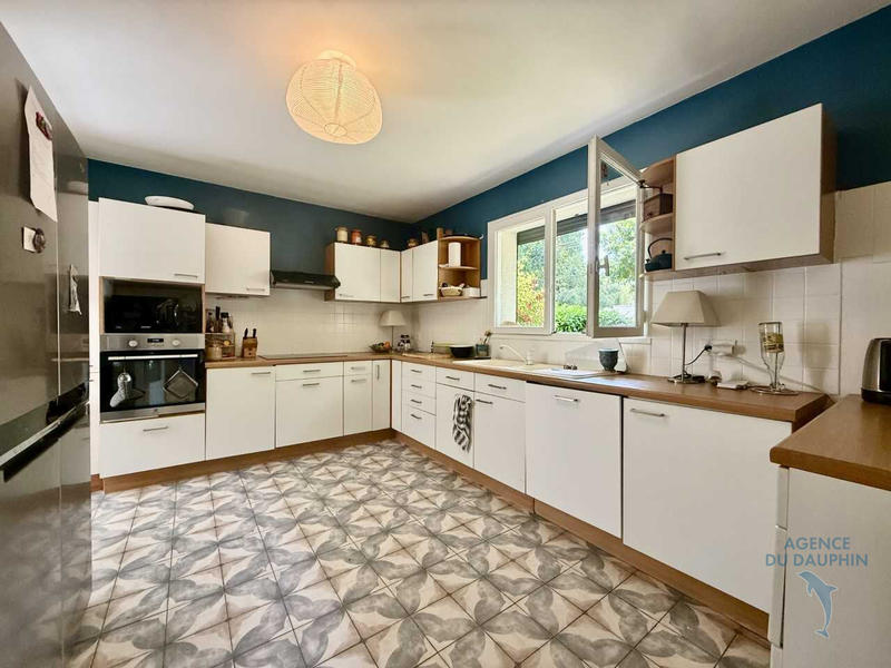 Maison - 195 m² - 8 pièces