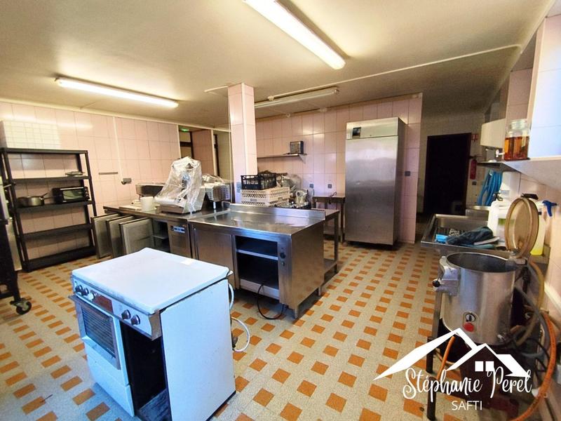 Local commercial - 166 m² - 4 pièces