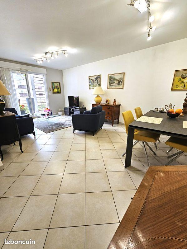 Appartement - 90 m² - 4 pièces