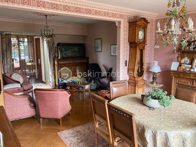 Maison de campagne - 242 m² - 10 pièces