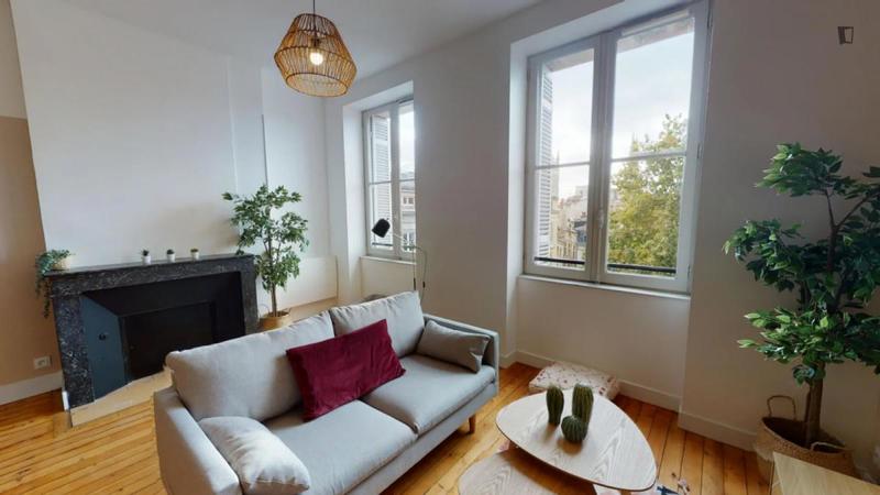 Chambre - 11 m² - 4 pièces