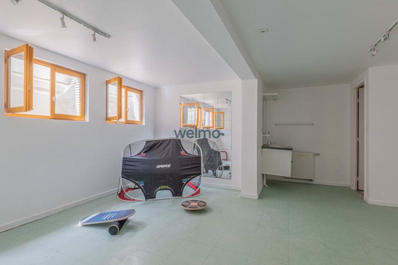 Maison - 245 m² - 8 pièces