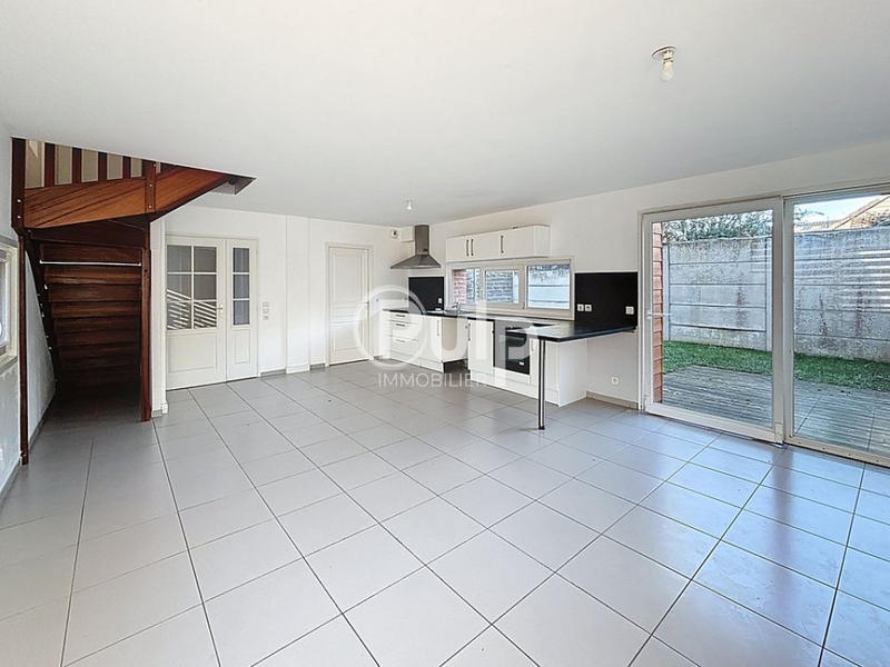 Maison - 87 m² - 5 pièces