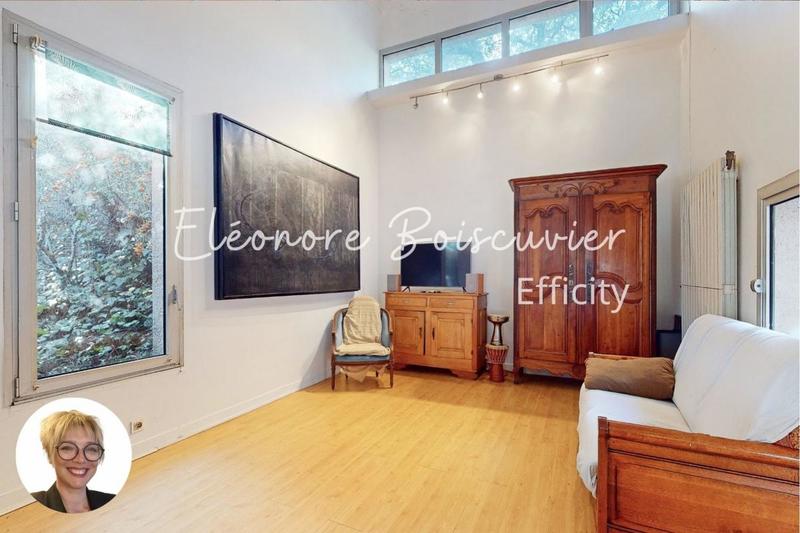 Maison - 241 m² - 8 pièces