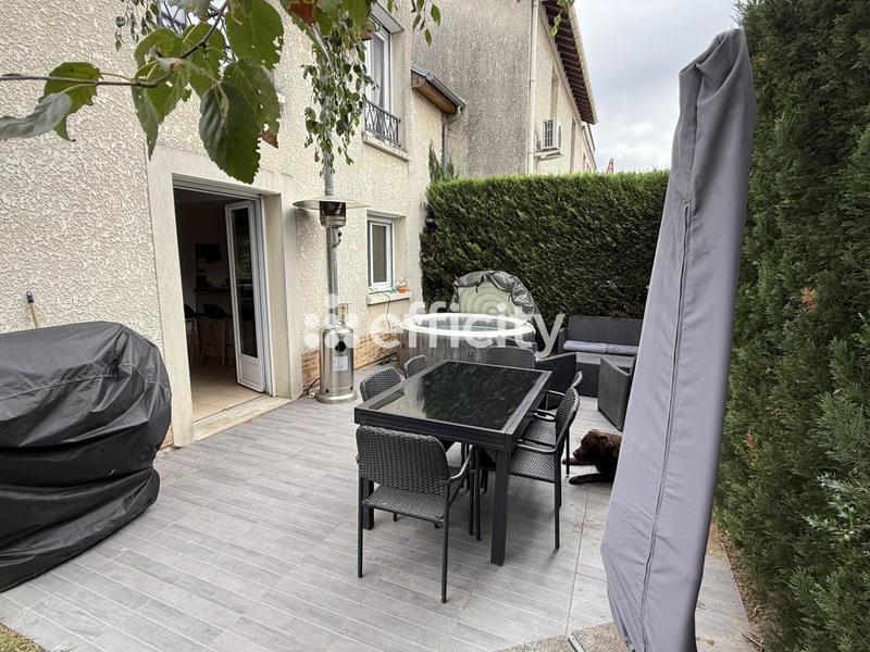 Maison - 100 m² - 5 pièces