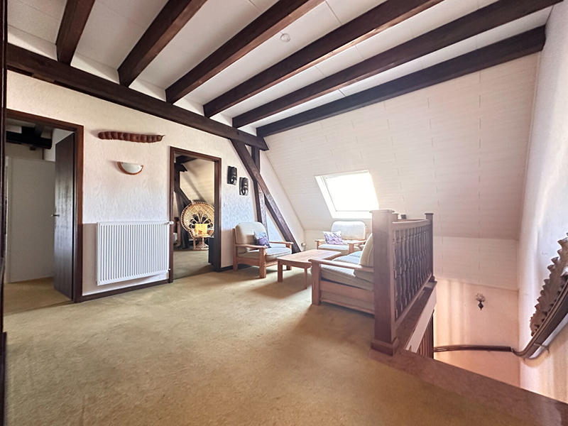 Maison - 250 m² - 6 pièces