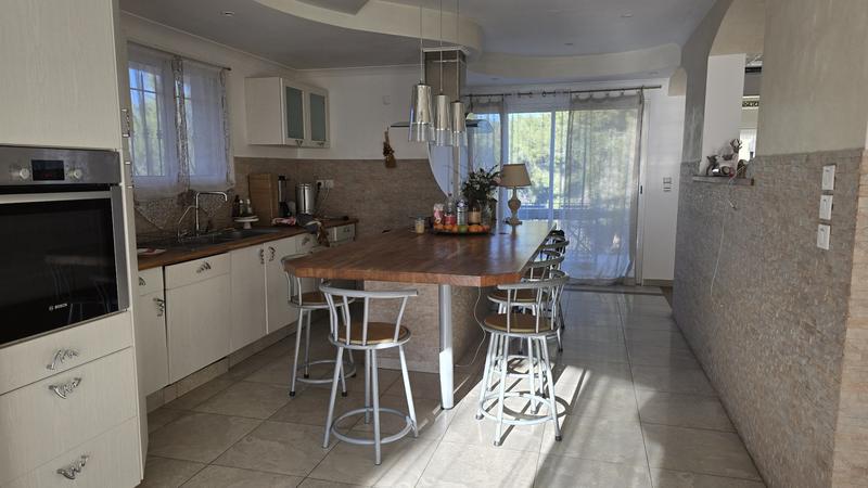 Propriété - 295 m² - 12 pièces