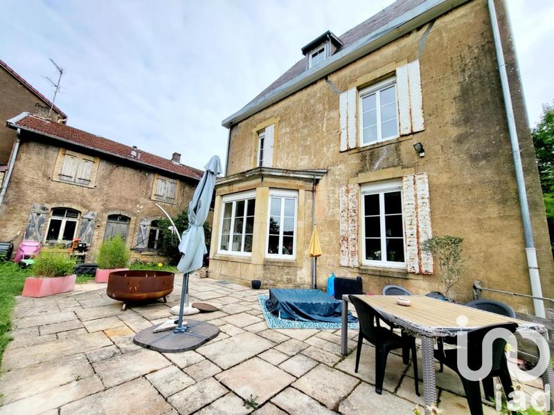 Maison - 210 m² - 10 pièces