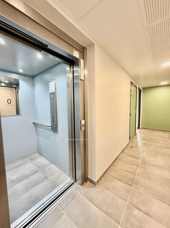 Appartement - 90 m² - 4 pièces