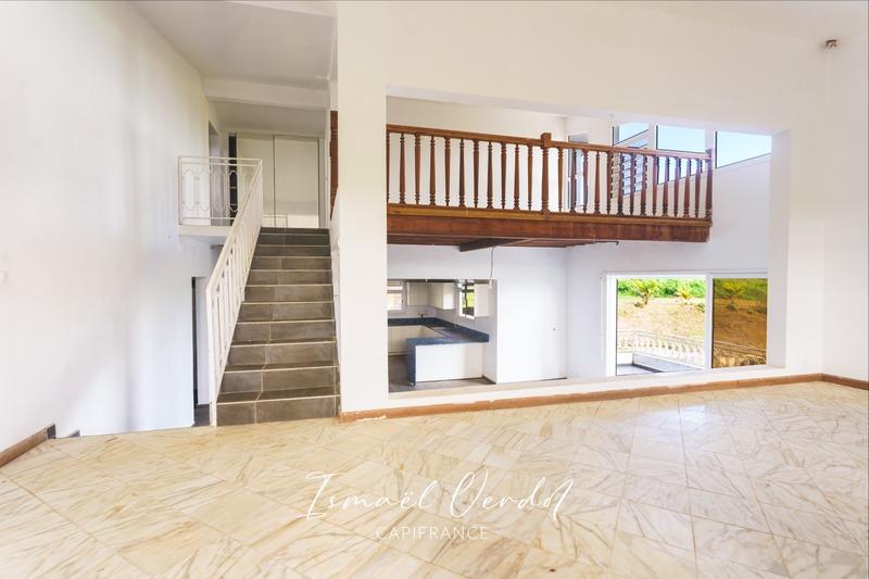 Maison - 392 m² - 20 pièces