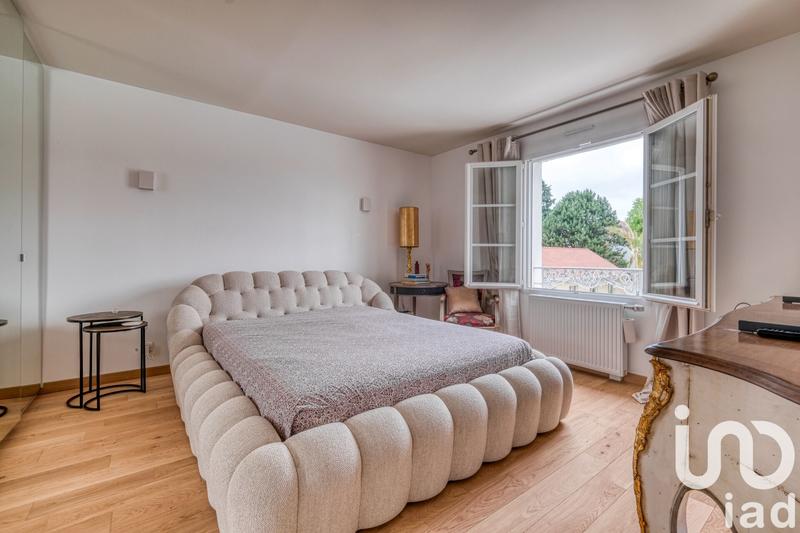 Maison - 300 m² - 7 pièces