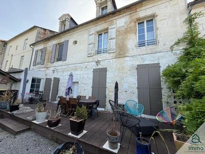 Maison - 255 m² - 10 pièces