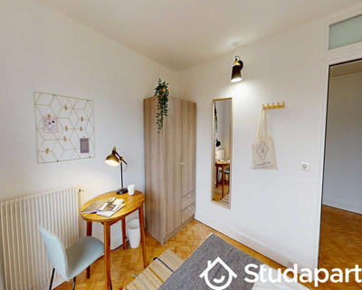 Chambre - 100 m² - 1 pièce