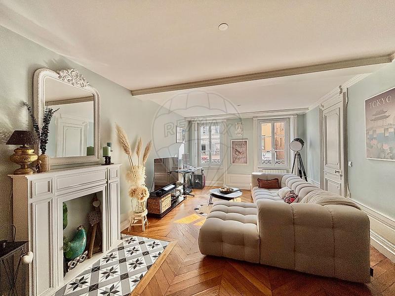 Appartement - 102 m² - 4 pièces