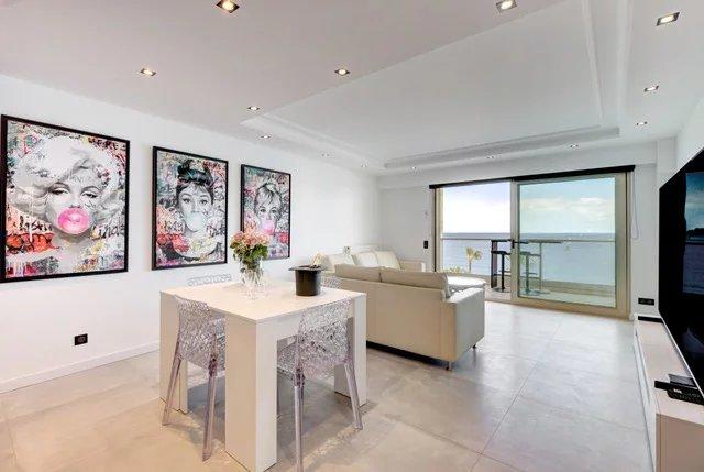 Appartement - 100 m² - 4 pièces