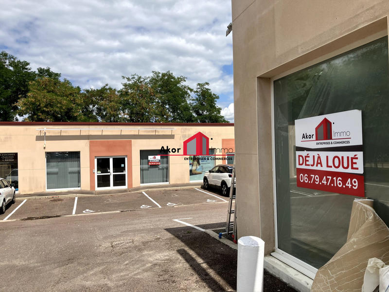 Local commercial - 115 m² - 4 pièces