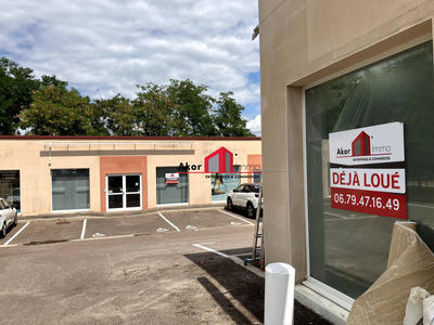 Local commercial - 115 m² - 4 pièces