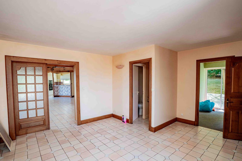 Maison - 243 m² - 6 pièces