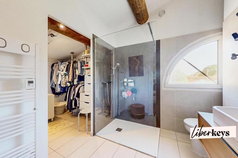 Propriété - 169 m² - 5 pièces