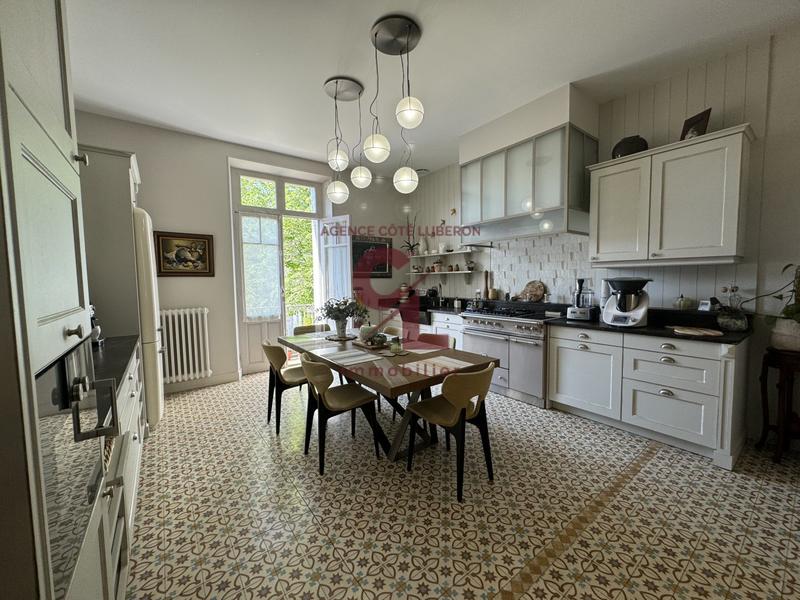 Maison - 178 m² - 6 pièces