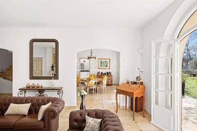 Villa - 260 m² - 10 pièces