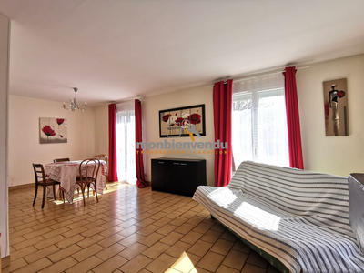 Maison traditionnelle - 140 m² - 7 pièces