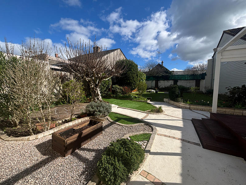 Maison - 199 m² - 9 pièces