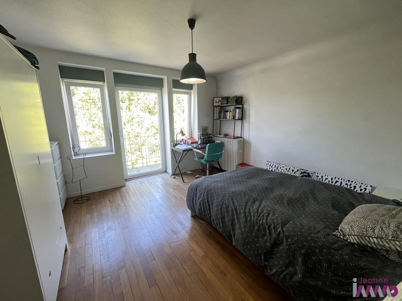 Maison - 210 m² - 7 pièces