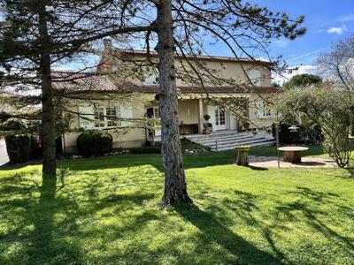 Maison - 163 m² - 7 pièces