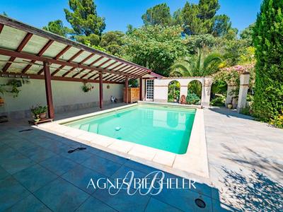 Mas - 270 m² - 10 pièces