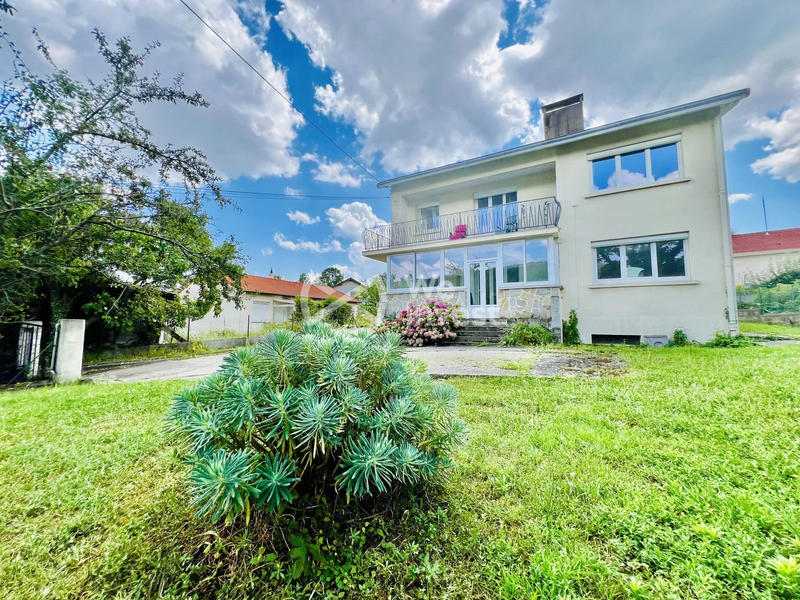 Maison - 182 m² - 9 pièces