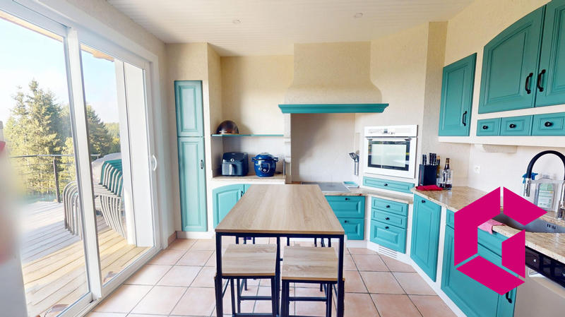 Maison - 90 m² - 4 pièces