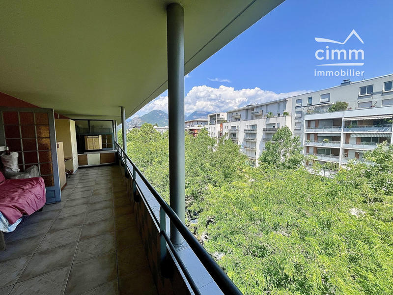 Appartement - 82 m² - 4 pièces