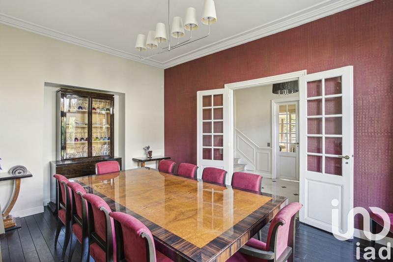 Maison - 237 m² - 18 pièces