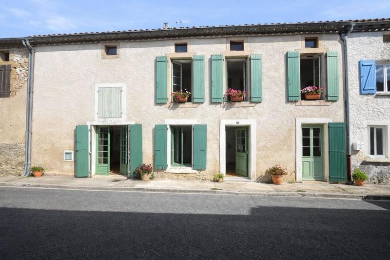 Propriété - 145 m² - 4 pièces