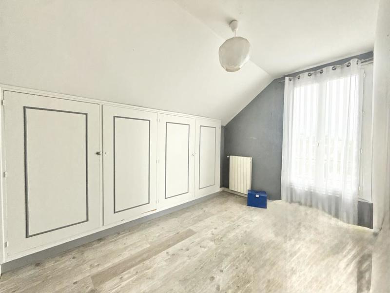 Maison - 180 m² - 8 pièces