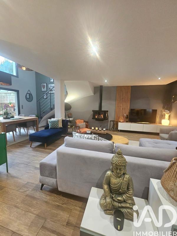 Maison - 168 m² - 7 pièces